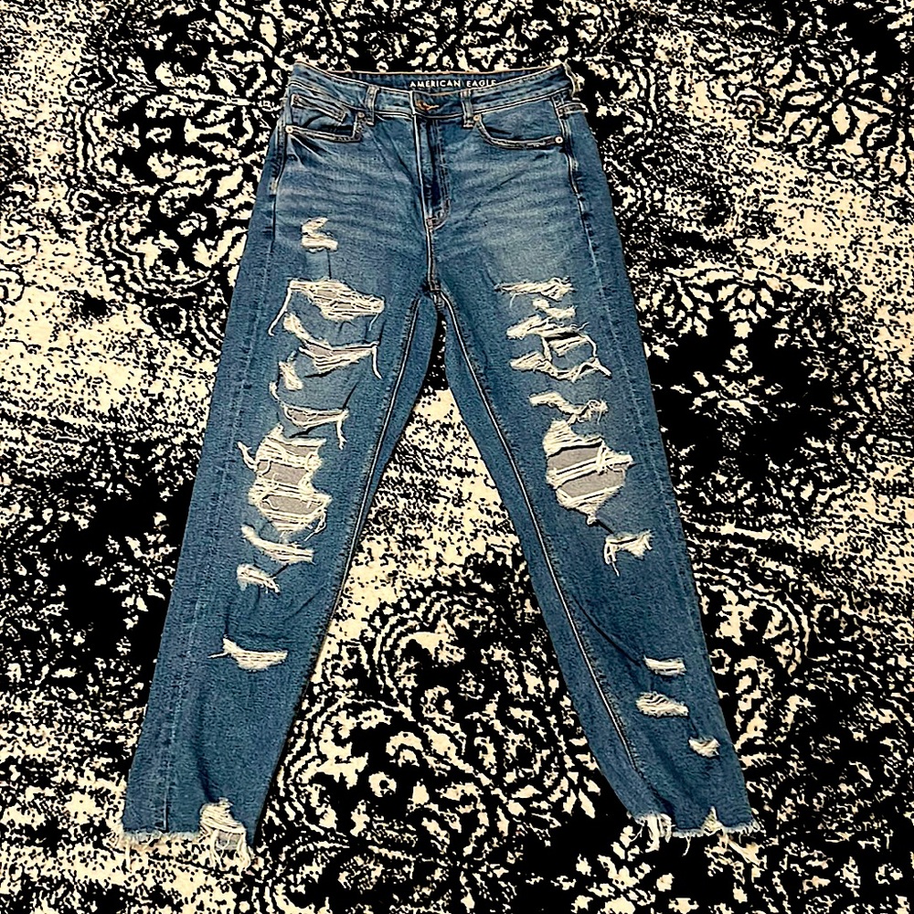 American Eagle High Waisted, Dark Blue Denim Jeans w/ Holes, Size 8.